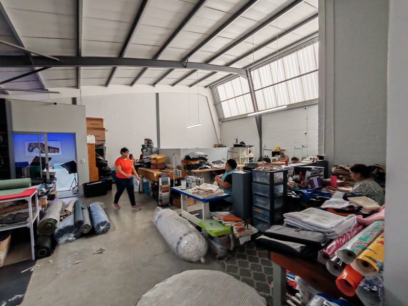 287m2 Unit / Office Space To Let in Firgrove , Somerset West - Photo 5