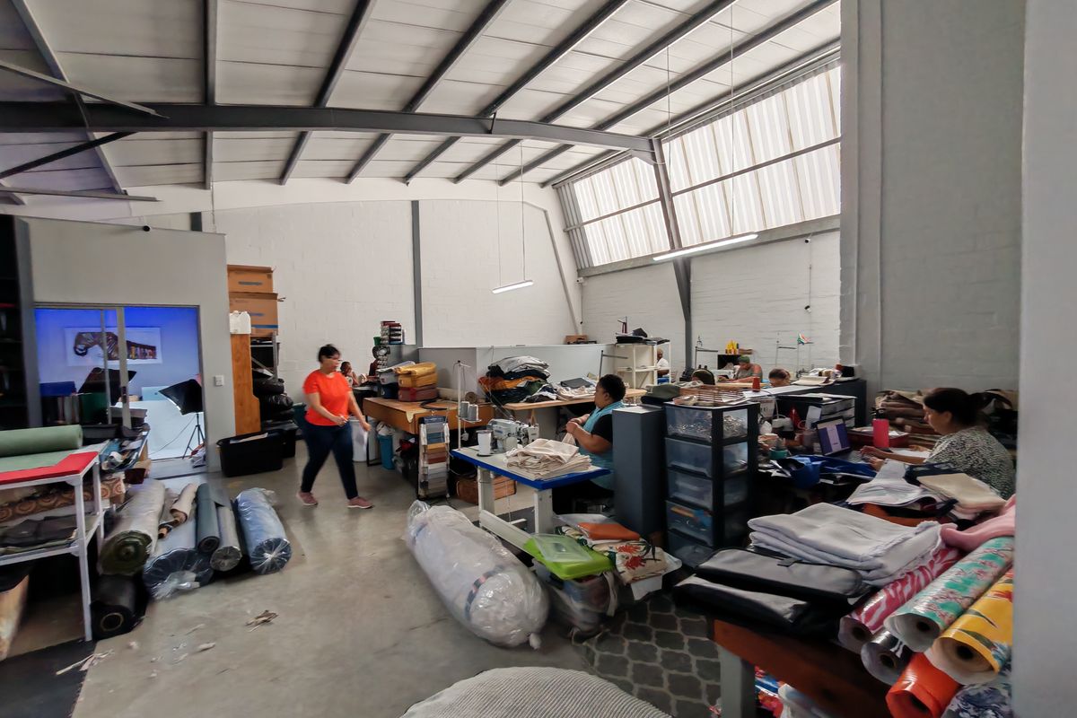 287m2 Unit / Office Space To Let in Firgrove , Somerset West - Photo 5
