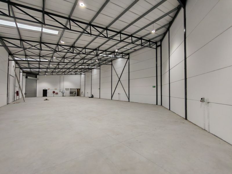 655m2 Warehouse For Sale in Firgrove Industrial Estate , Somerset West - Photo 7
