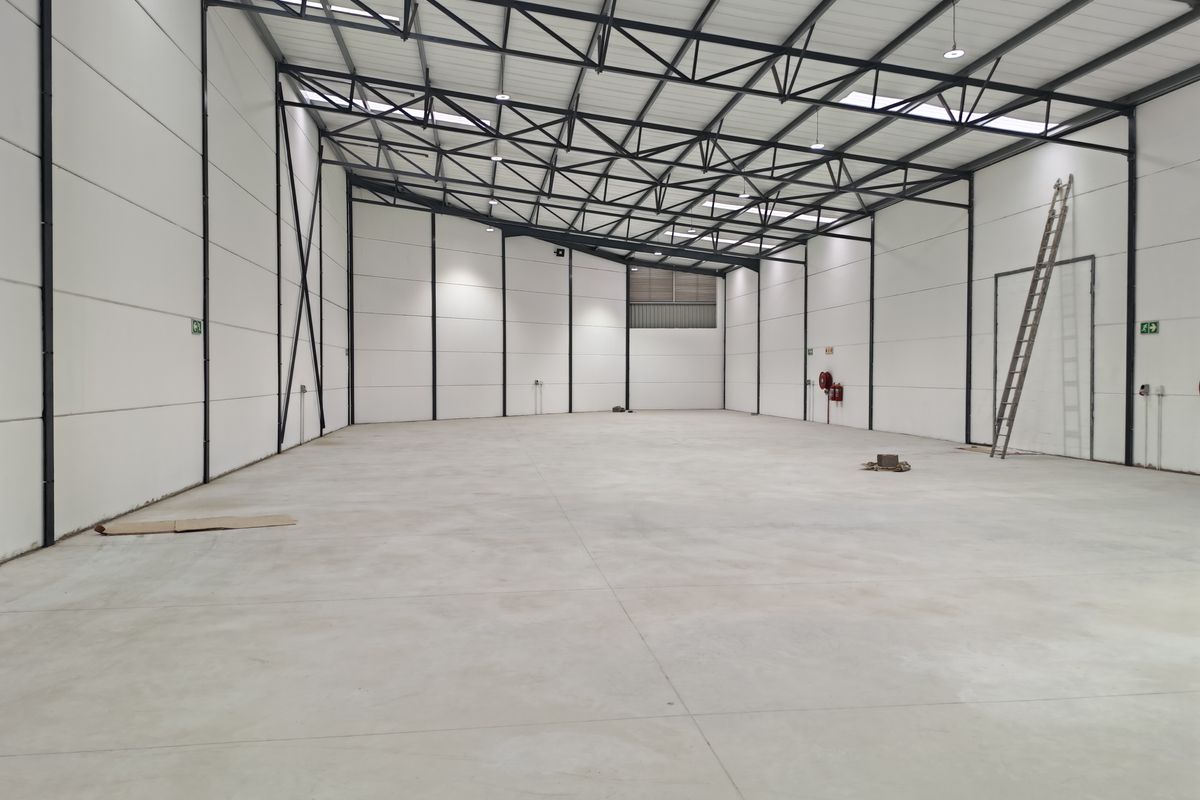 655m2 Warehouse For Sale in Firgrove Industrial Estate , Somerset West - Photo 4