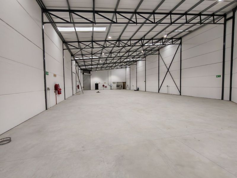655m2 Warehouse For Sale in Firgrove Industrial Estate , Somerset West - Photo 2