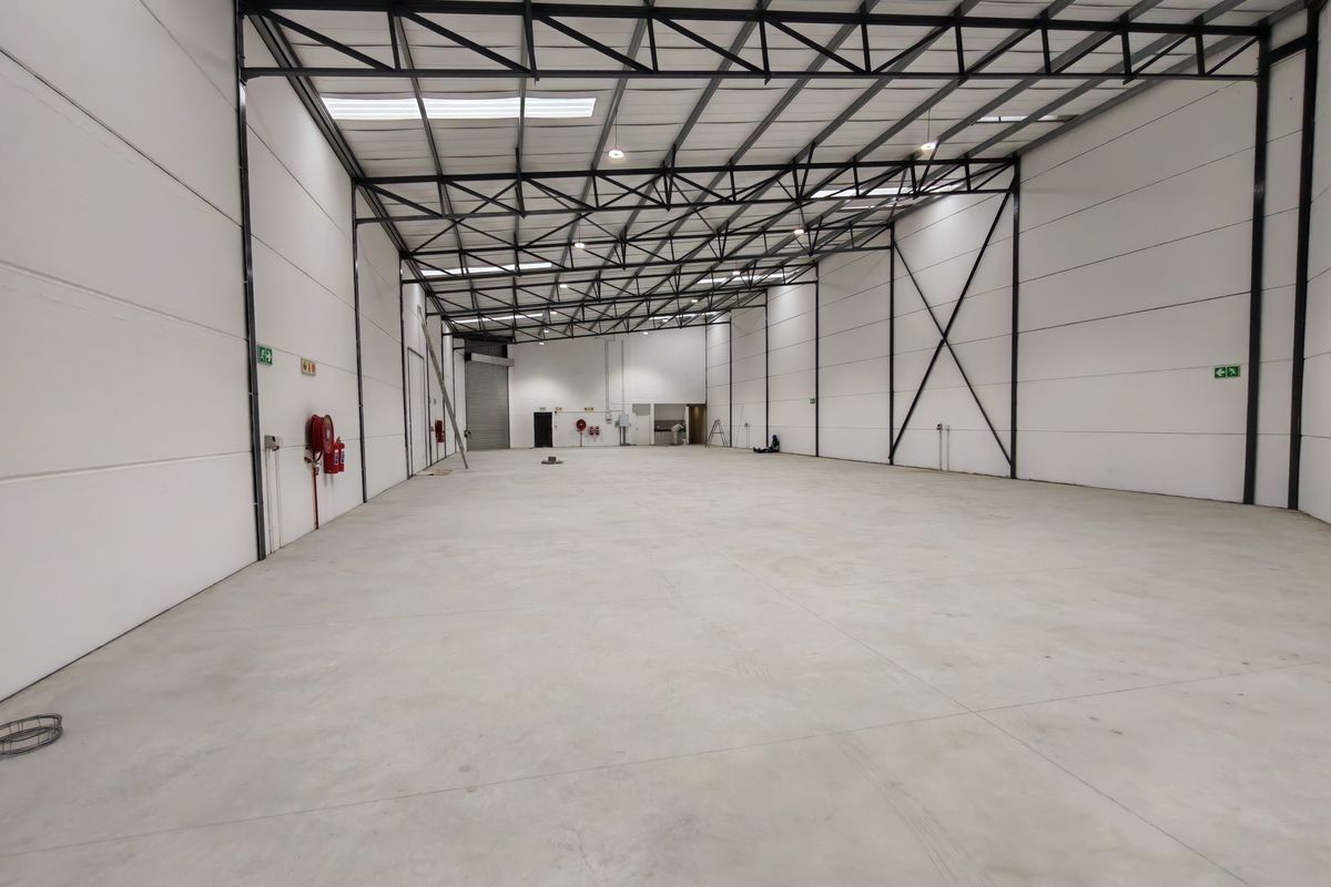 655m2 Warehouse For Sale in Firgrove Industrial Estate , Somerset West - Photo 2