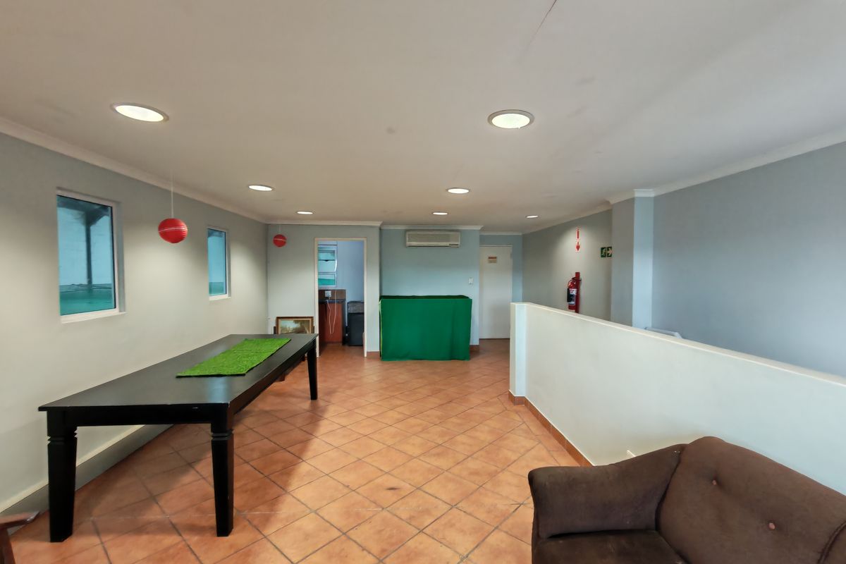 352m2 Industrial Warehouse To Let in Asla Park, Strand - Photo 3