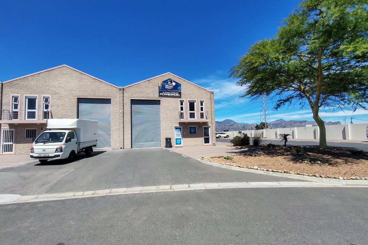 352m2 Industrial Warehouse To Let in Asla Park, Strand - Photo 4