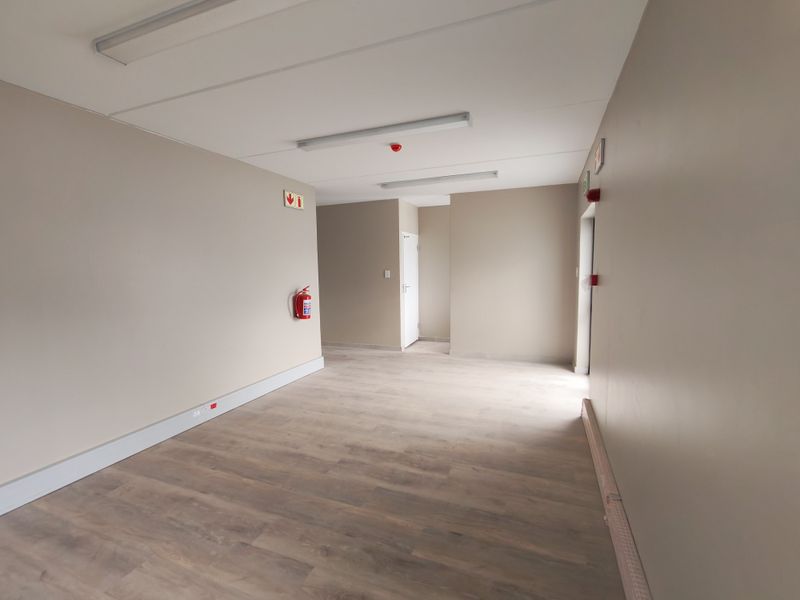 Brand New Modern 484m2 Warehouse For Sale in Firgrove Industrial Estate , Somerset West. - Photo 8