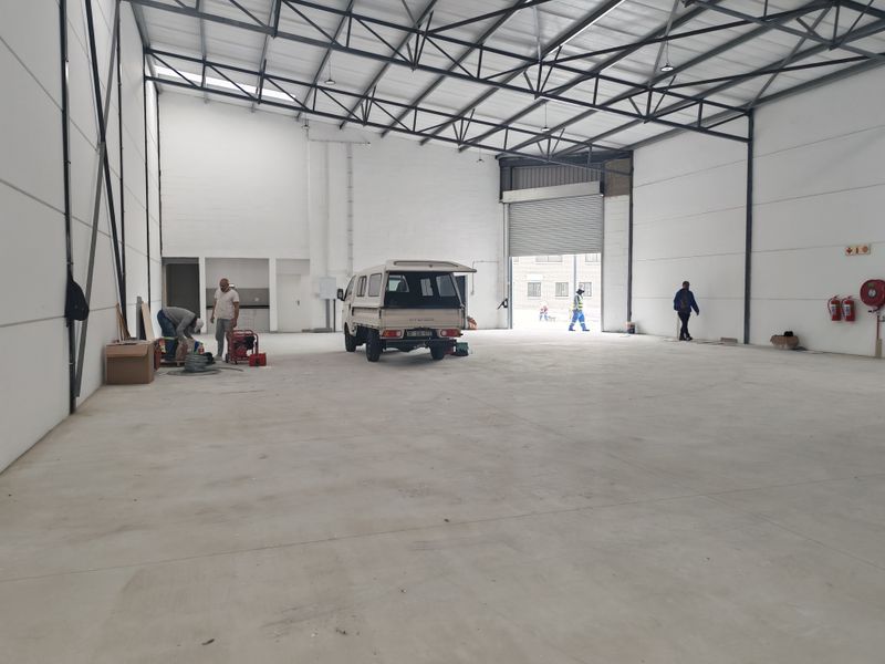Brand New Modern 484m2 Warehouse For Sale in Firgrove Industrial Estate , Somerset West. - Photo 5
