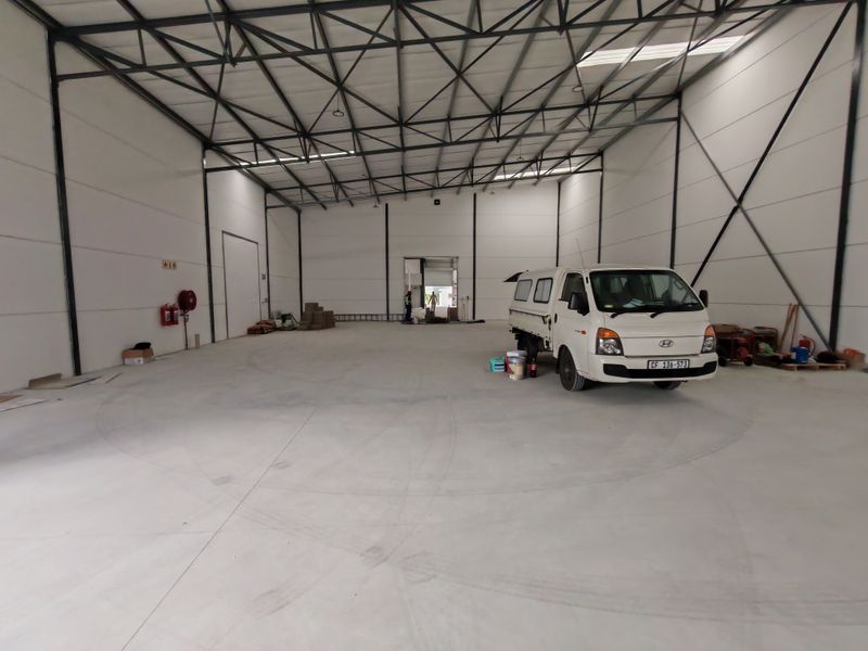 Brand New Modern 484m2 Warehouse For Sale in Firgrove Industrial Estate , Somerset West. - Photo 3