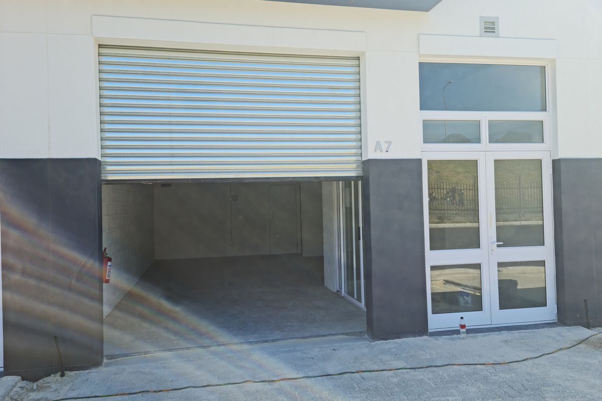54m2 Industrial Unit TO LET in Asla Park,  Strand. - Photo 4