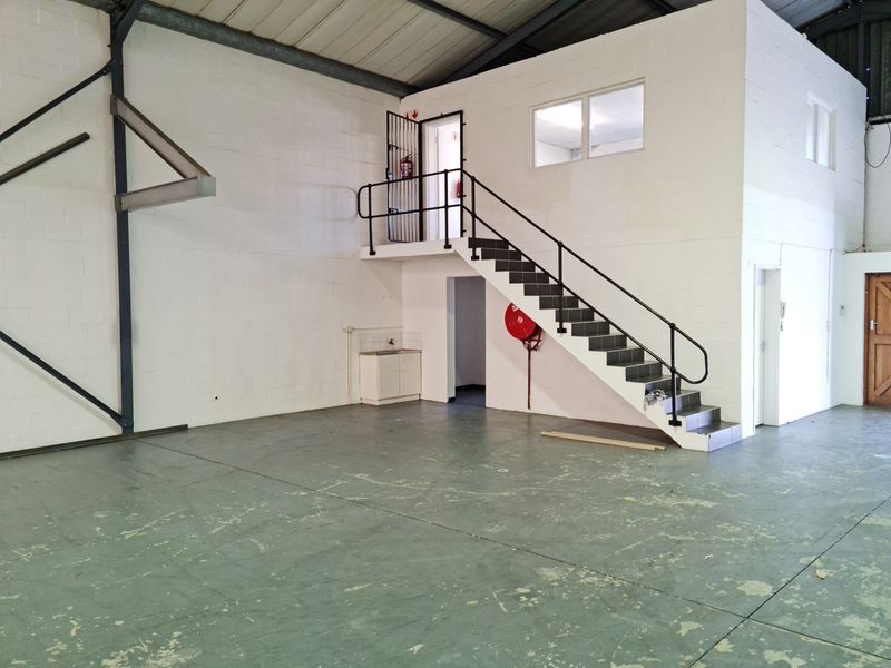 325m2 Warehouse TO LET | FOR RENT in Saxenburg Park - Photo 9