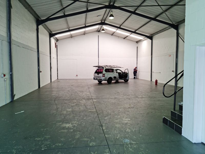 325m2 Warehouse TO LET | FOR RENT in Saxenburg Park - Photo 10