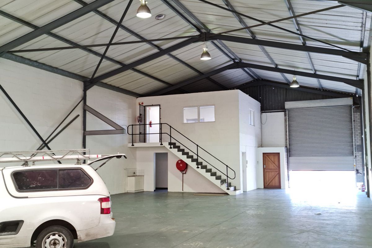 325m2 Warehouse TO LET | FOR RENT in Saxenburg Park - Photo 3