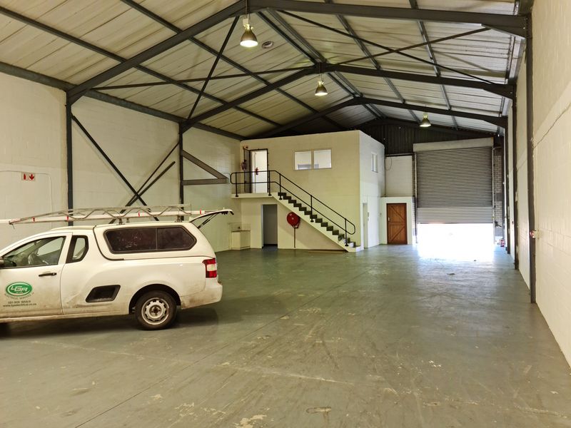 325m2 Warehouse TO LET | FOR RENT in Saxenburg Park - Photo 2