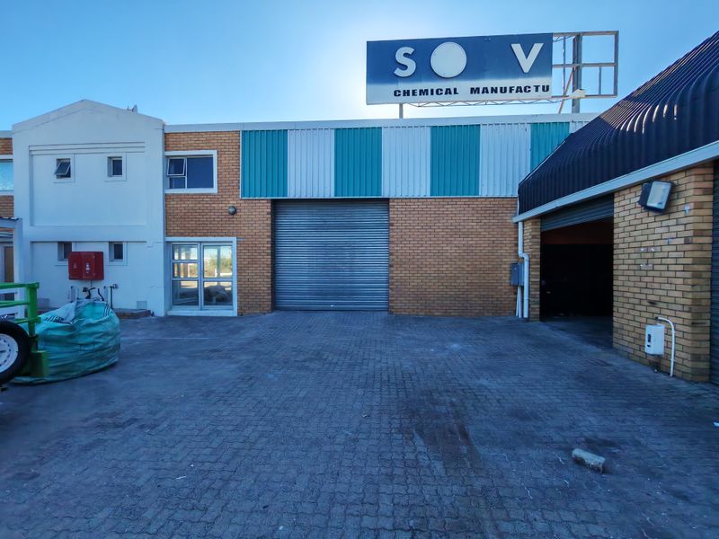 330m2 Warehouse TO LET in Somerset West Business Park. - Photo 7