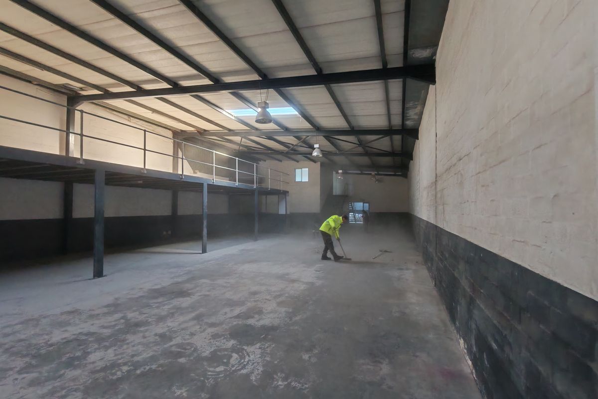 330m2 Warehouse TO LET in Somerset West Business Park. - Photo 3