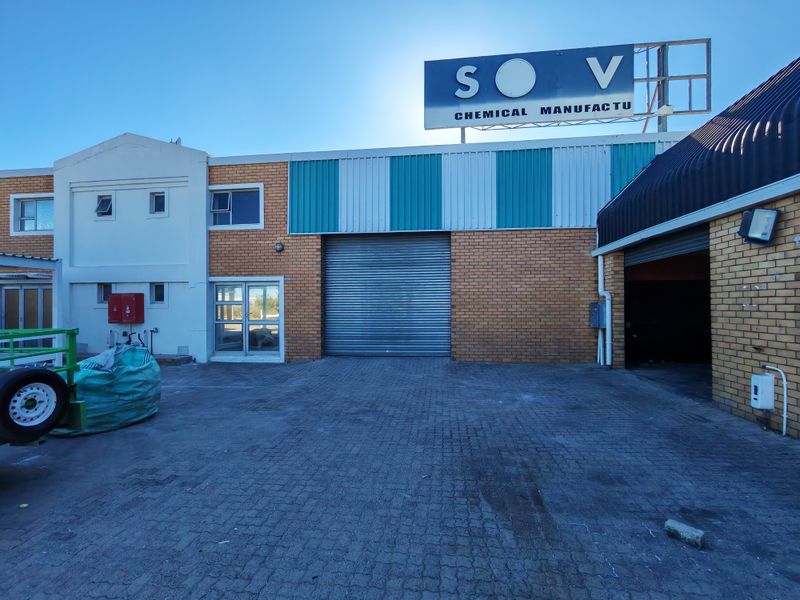 330m2 Warehouse TO LET in Somerset West Business Park. - Photo 5