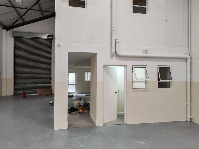644m2 Industrial Warehouse To Let in Asla Park, Strand. - Photo 10