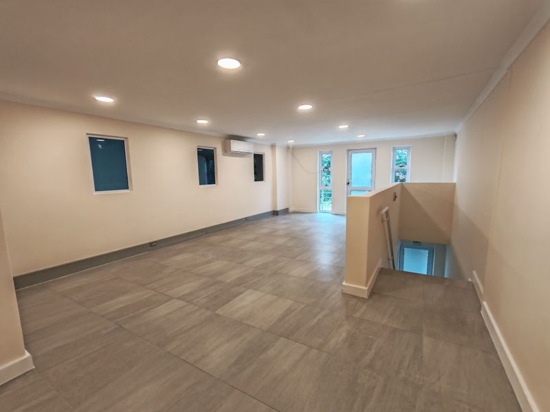 644m2 Industrial Warehouse To Let in Asla Park, Strand. - Photo 3