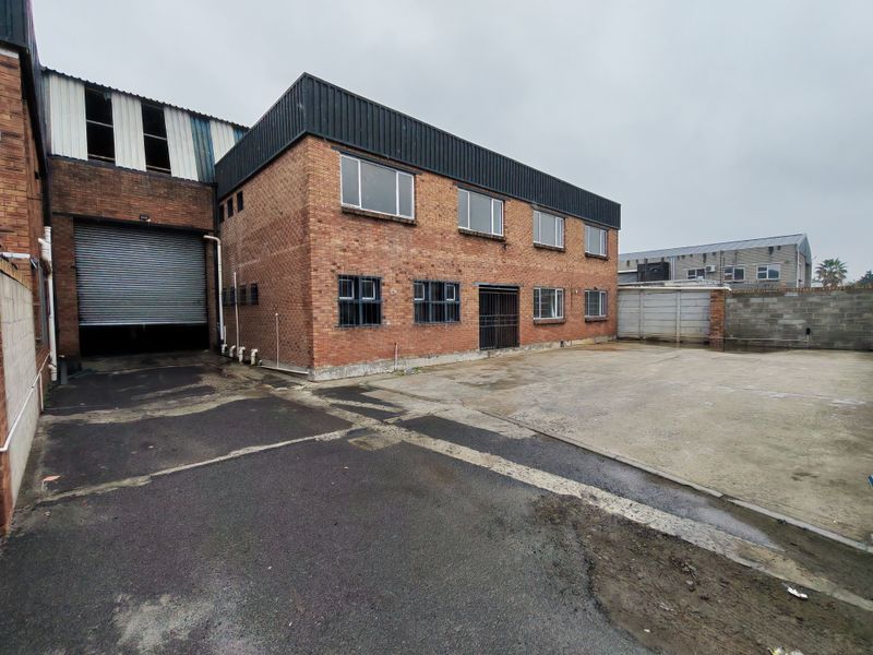 1300m2 Industrial Property For Sale in Blackheath - Photo 1