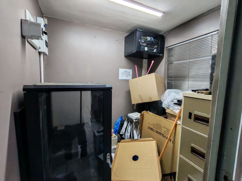955m2 Warehouse For Sale in Saxenburg Park 2 , Blackheath - Photo 6