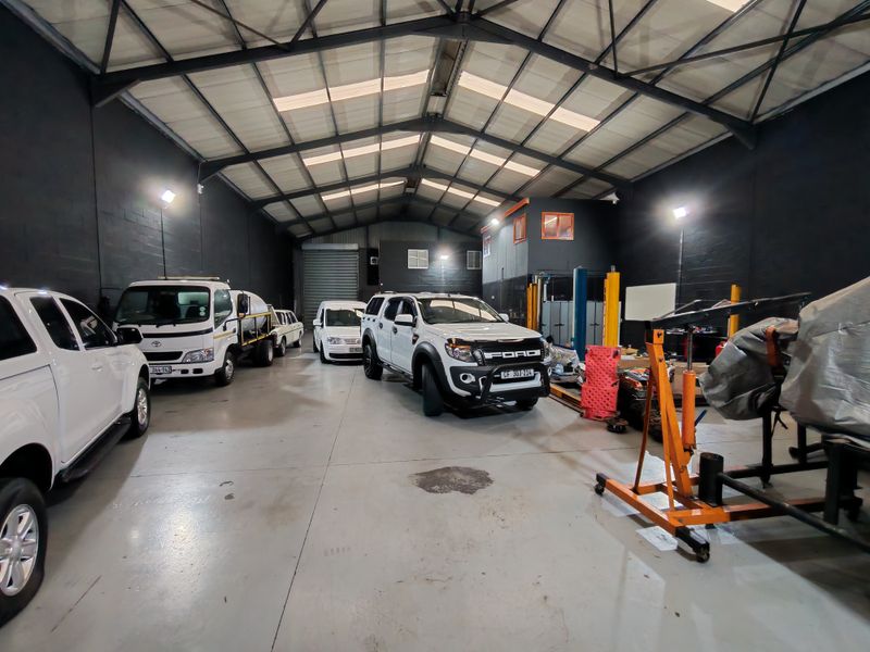 955m2 Warehouse For Sale in Saxenburg Park 2 , Blackheath - Photo 4