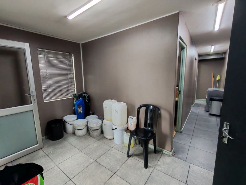 477m2 Warehouse To Let in Saxenburg Park 2 , Blackheath - Photo 6