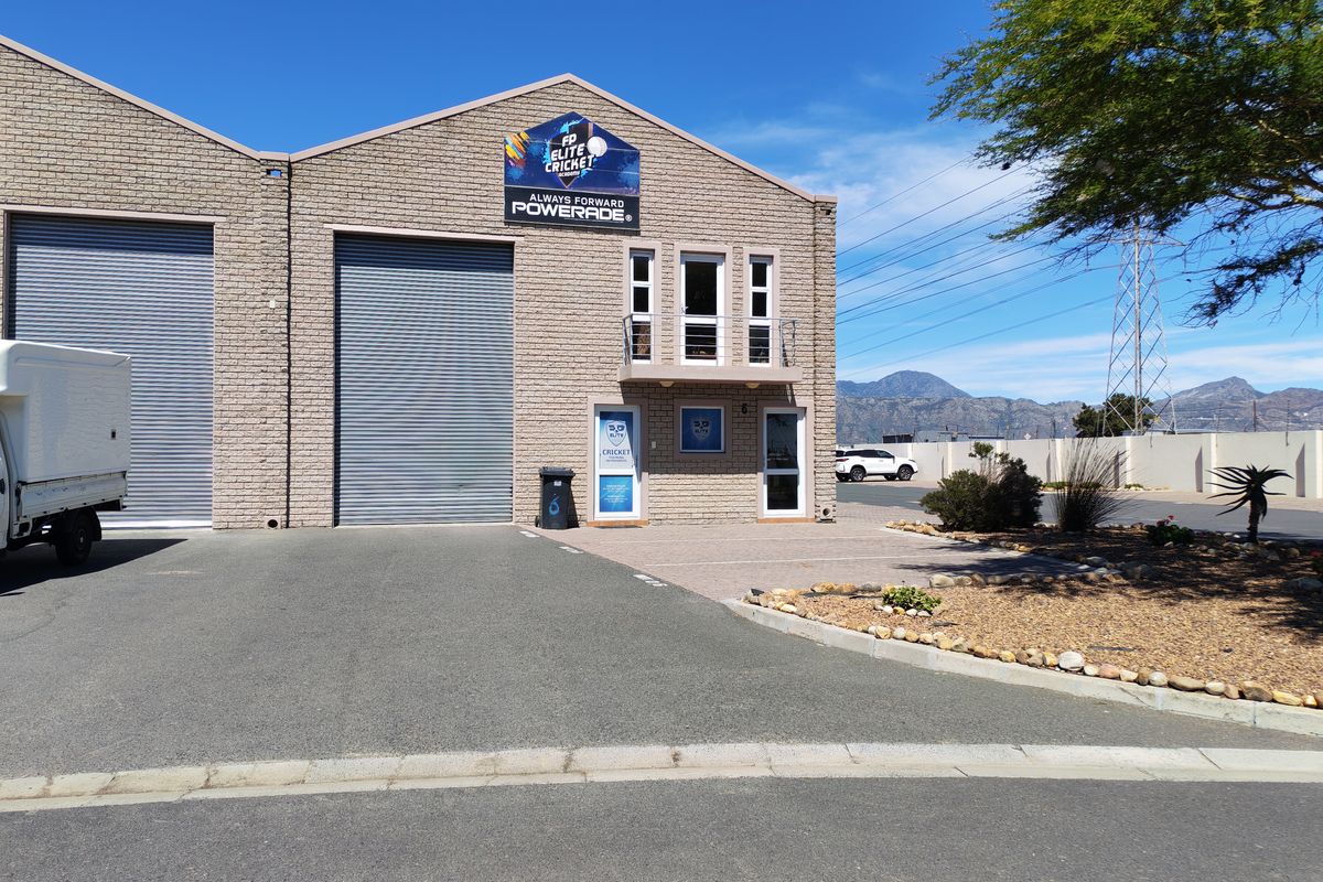 352m2 Warehouse To Let in Asla Park, Strand - Photo 2