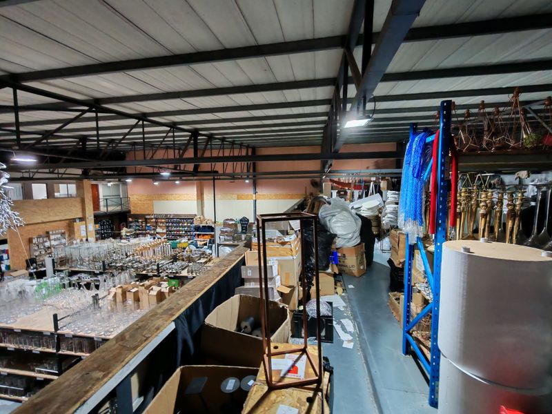 665m2 Warehouse TO LET | FOR RENT in Saxenburg Park. - Photo 7
