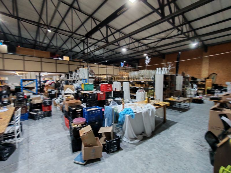 665m2 Warehouse TO LET | FOR RENT in Saxenburg Park. - Photo 1
