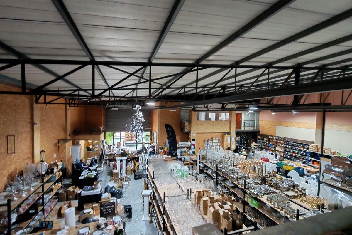 665m2 Warehouse TO LET | FOR RENT in Saxenburg Park. - Photo 2