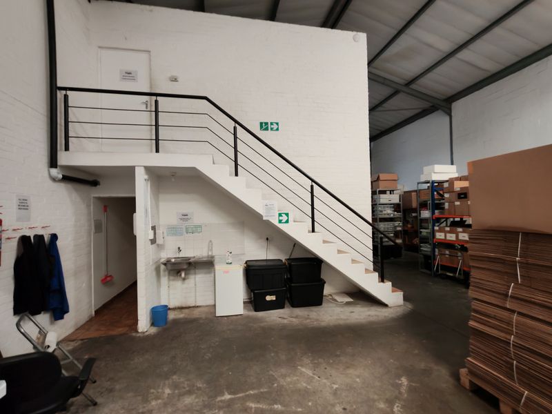 325m2 Warehouse TO LET | FOR RENT in Saxenburg Park - Photo 10