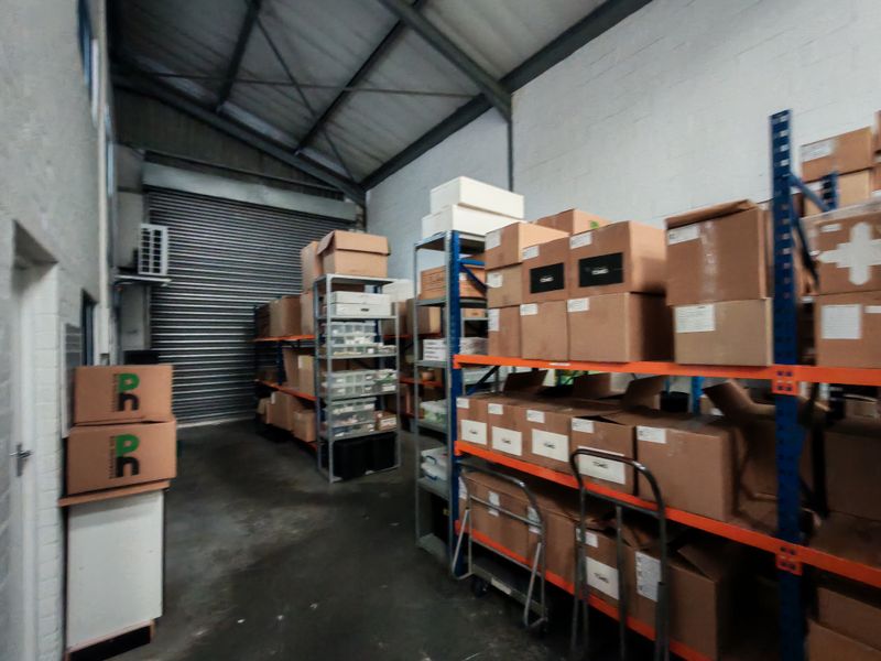 325m2 Warehouse TO LET | FOR RENT in Saxenburg Park - Photo 6