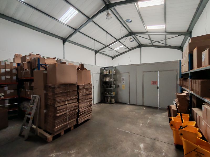 325m2 Warehouse TO LET | FOR RENT in Saxenburg Park - Photo 9