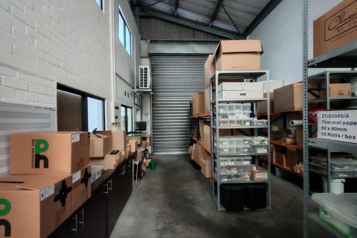 325m2 Warehouse TO LET | FOR RENT in Saxenburg Park - Photo 3