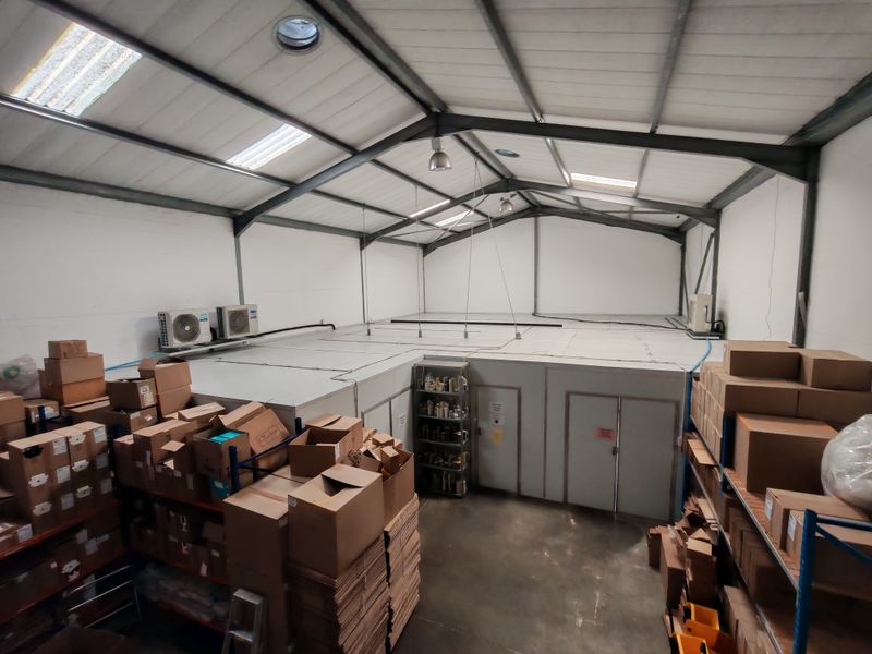 325m2 Warehouse TO LET | FOR RENT in Saxenburg Park - Photo 4
