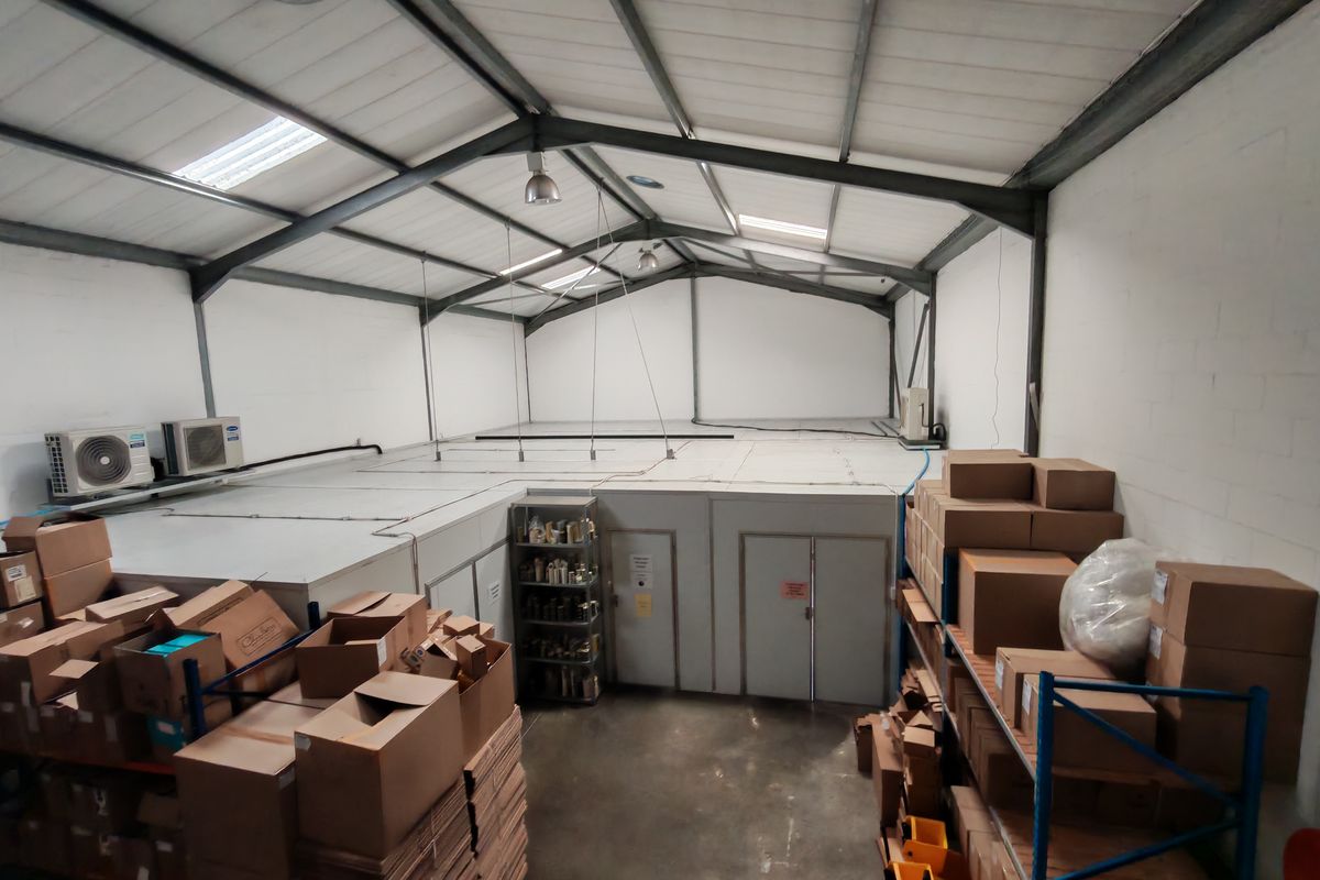 325m2 Warehouse TO LET | FOR RENT in Saxenburg Park - Photo 2