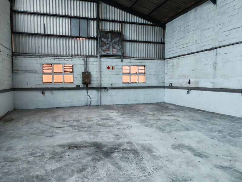 1300m2 Industrial Property To Let in Blackheath - Photo 8
