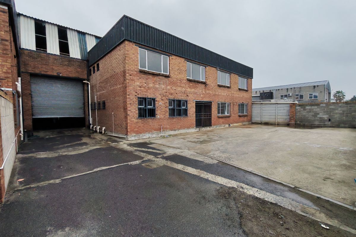1300m2 Industrial Property To Let in Blackheath - Photo 4