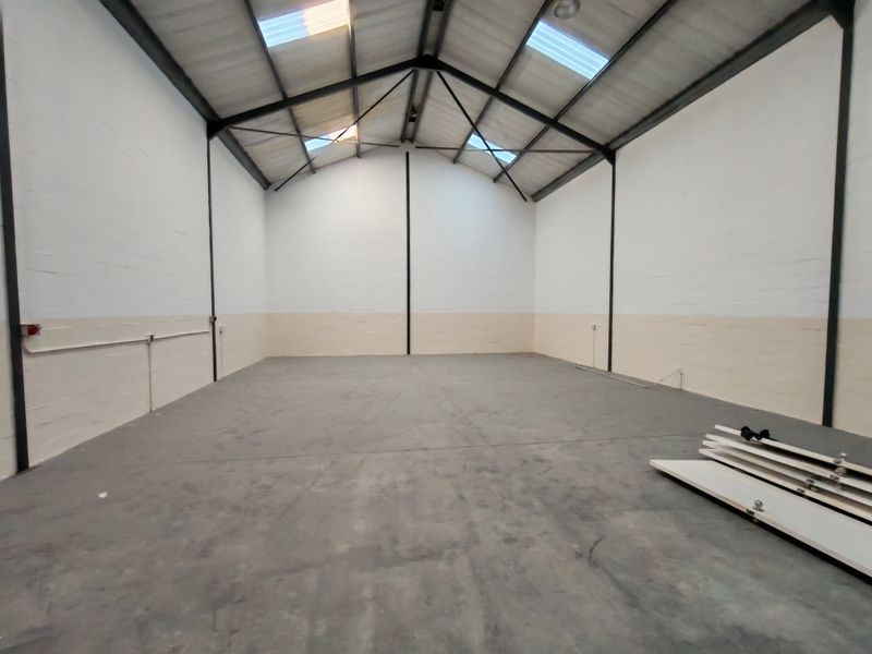300m2 Industrial Warehouse To Let in Asla Park, Strand - Photo 9