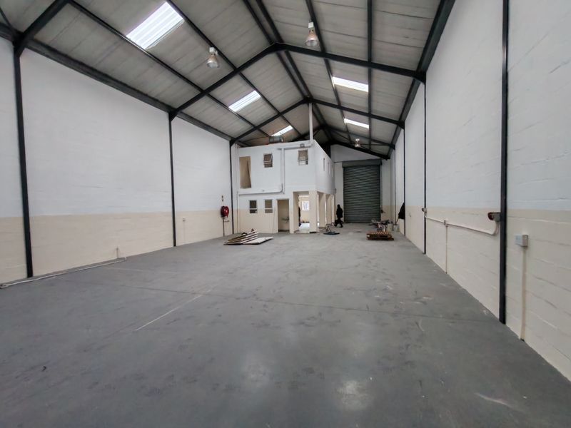 300m2 Industrial Warehouse To Let in Asla Park, Strand - Photo 5