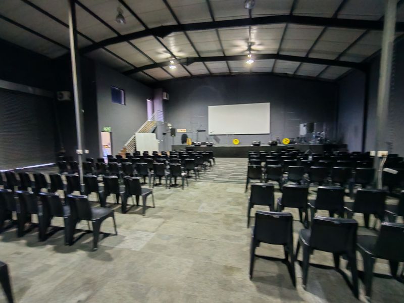 600m2 Warehouse TO LET / TO SHARE in Saxenburg Park 1 , Blackheath - Photo 1