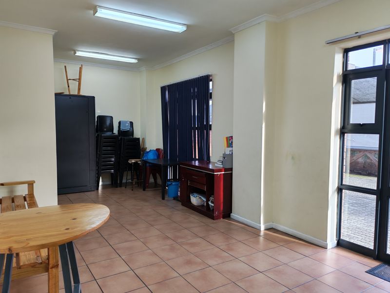 300m2 Warehouse TO LET / TO SHARE in Saxenburg Park 1 , Blackheath - Photo 7