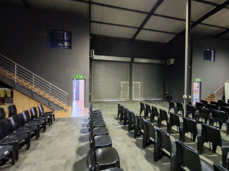 300m2 Warehouse TO LET / TO SHARE in Saxenburg Park 1 , Blackheath - Photo 5