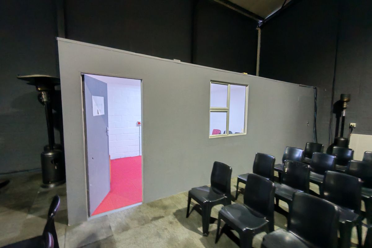 300m2 Warehouse TO LET / TO SHARE in Saxenburg Park 1 , Blackheath - Photo 4