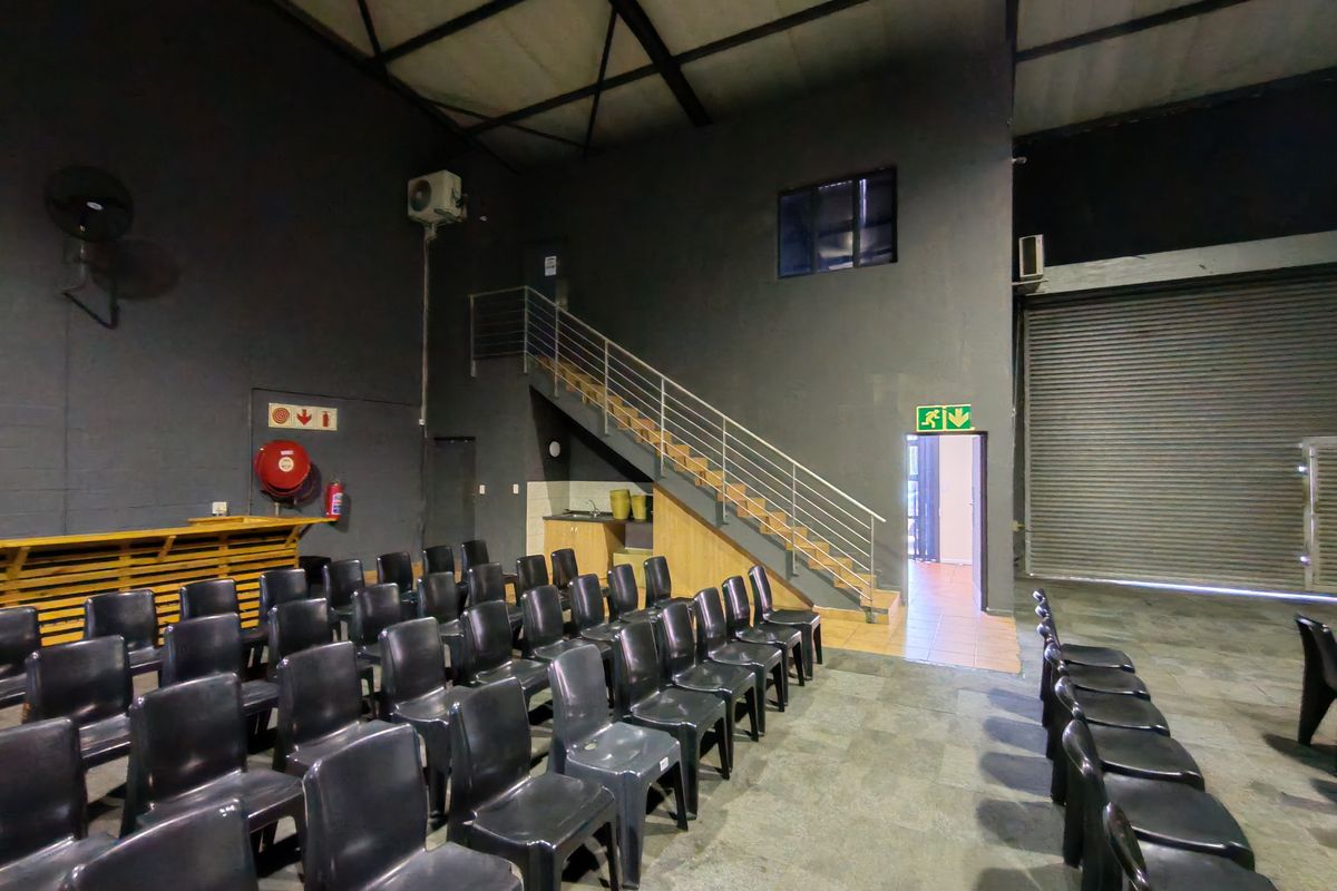 300m2 Warehouse TO LET / TO SHARE in Saxenburg Park 1 , Blackheath - Photo 2
