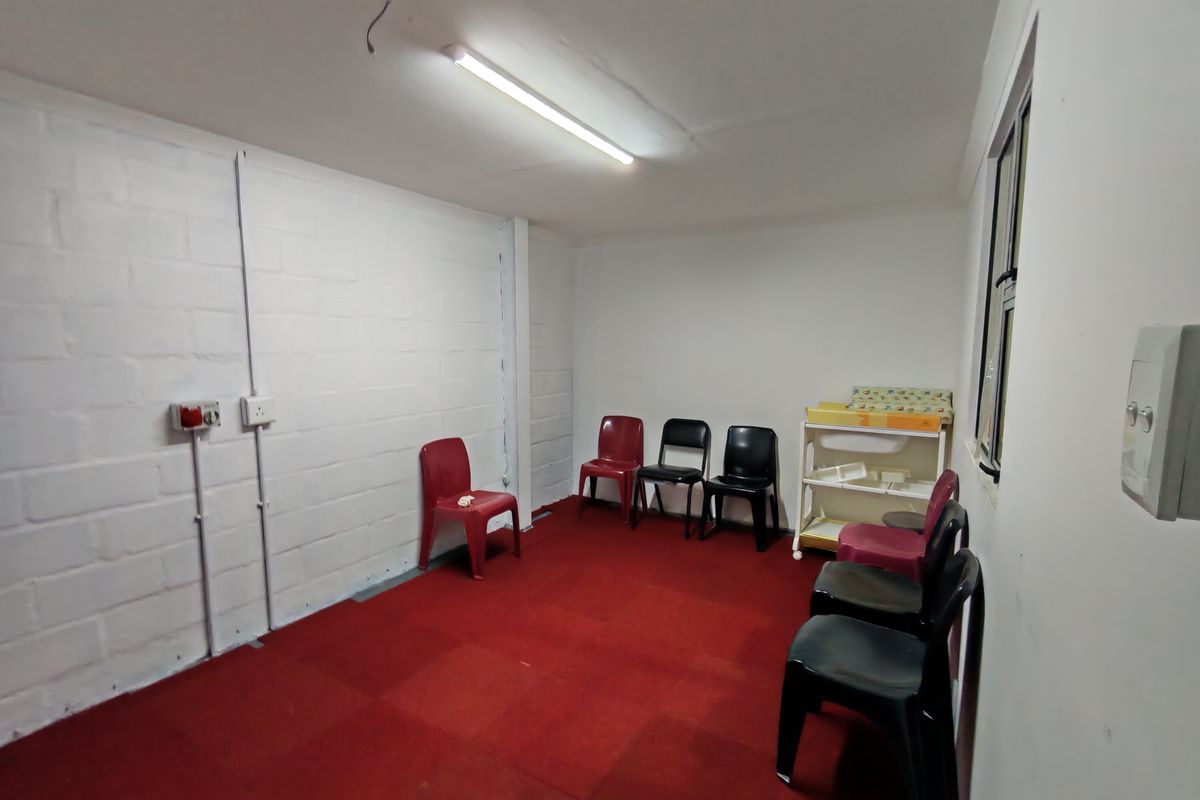 300m2 Warehouse TO LET / TO SHARE in Saxenburg Park 1 , Blackheath - Photo 3