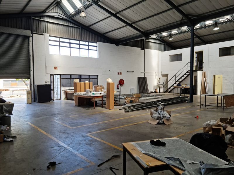Modern 1152m2 Warehouse TO LET in Saxenburg Park, Blackheath - Photo 2
