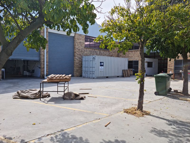 Modern 1152m2 Warehouse TO LET in Saxenburg Park, Blackheath - Photo 4