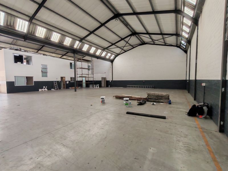 600m2 Warehouse with enclosed Yard/parking Area TO LET in Saxenburg Park, Blackheath. - Photo 7