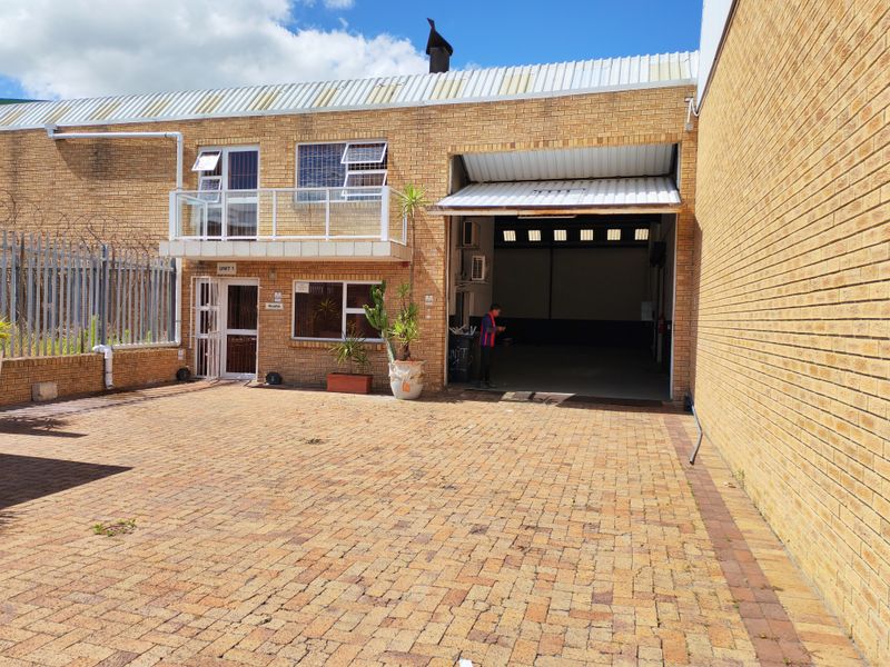 600m2 Warehouse with enclosed Yard/parking Area TO LET in Saxenburg Park, Blackheath. - Photo 3