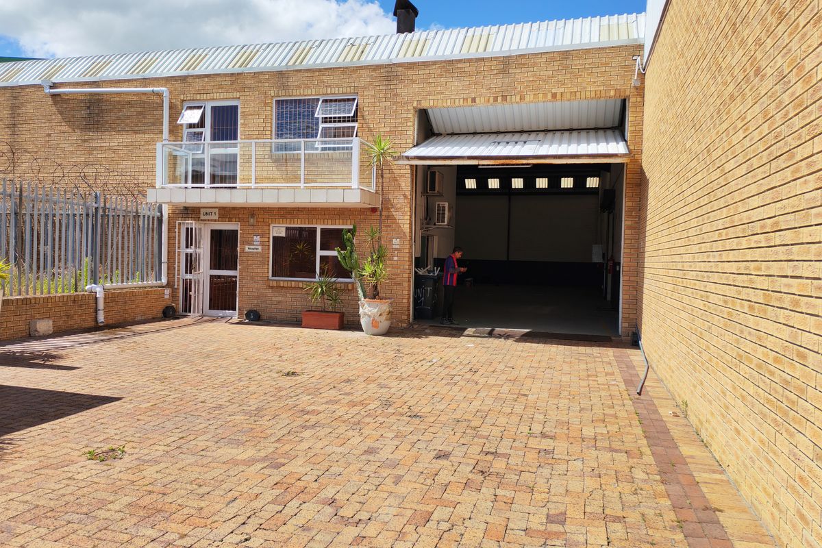 600m2 Warehouse with enclosed Yard/parking Area TO LET in Saxenburg Park, Blackheath. - Photo 3